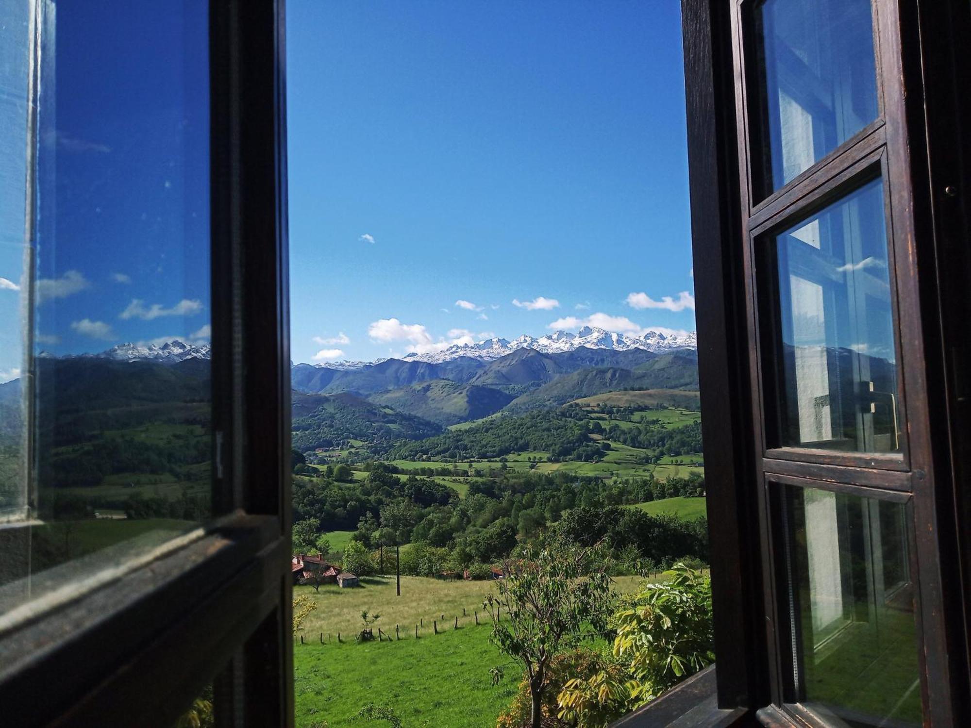 Heredad De La Cueste Llenin Bagian luar foto