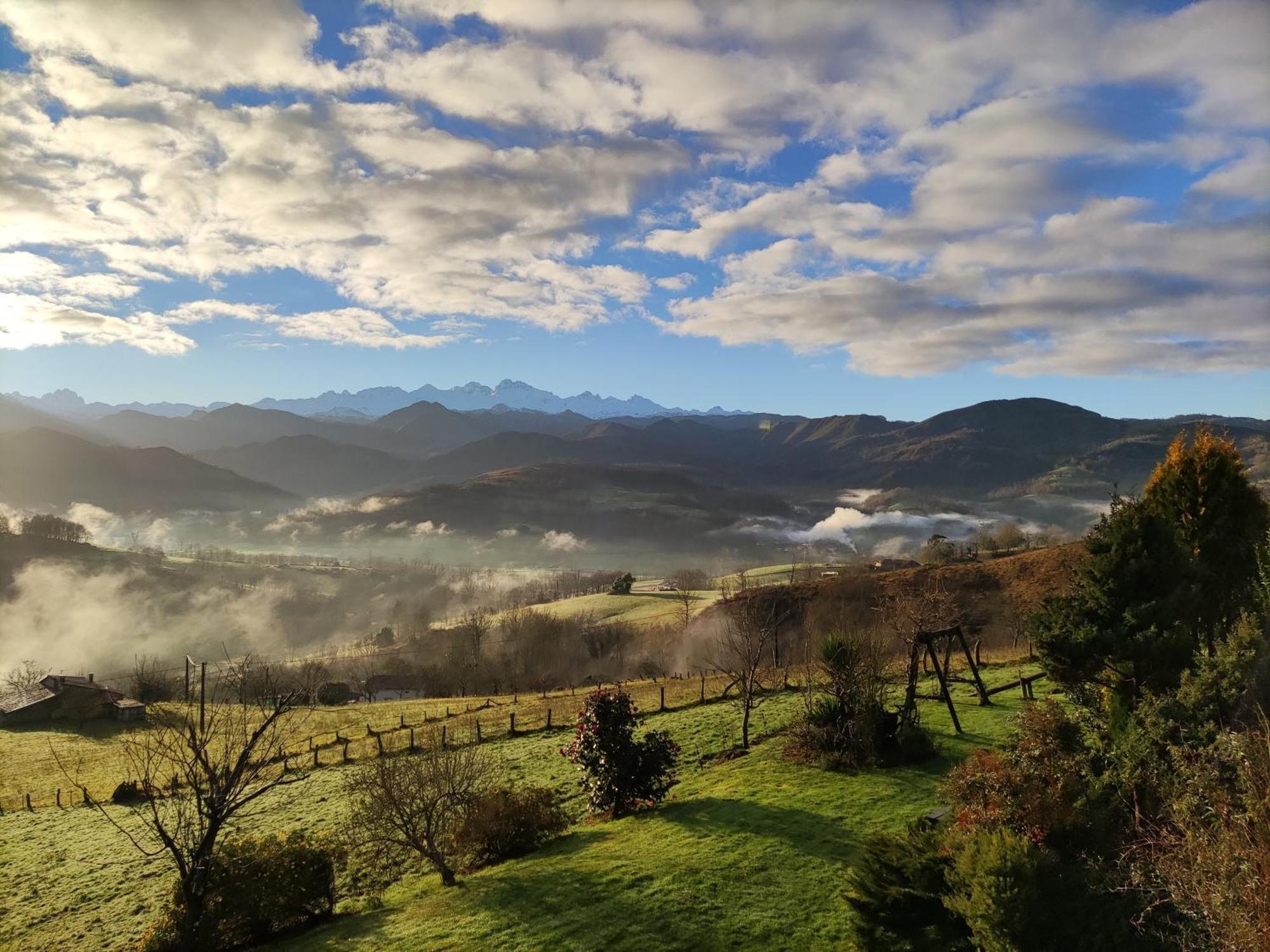 Heredad De La Cueste Llenin Bagian luar foto